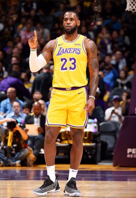 凯恩新星战术调整表现惊艳,雄鹿未来可期!的简单介绍 凯恩新星战术调整表现惊艳,雄鹿未来可期!的简单介绍