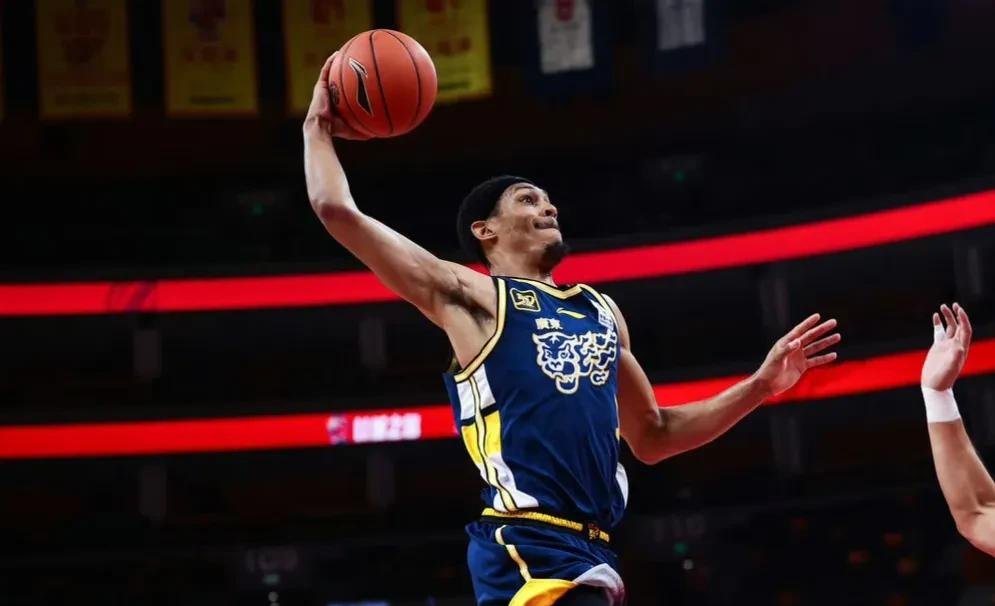 包含今夜体能课后,圣安东尼奥马刺豪取连胜备战CBA季后赛,媒体盛赞,年轻球员得到机会的词条 包含今夜体能课后,圣安东尼奥马刺豪取连胜备战CBA季后赛,媒体盛赞,年轻球员得到机会的词条