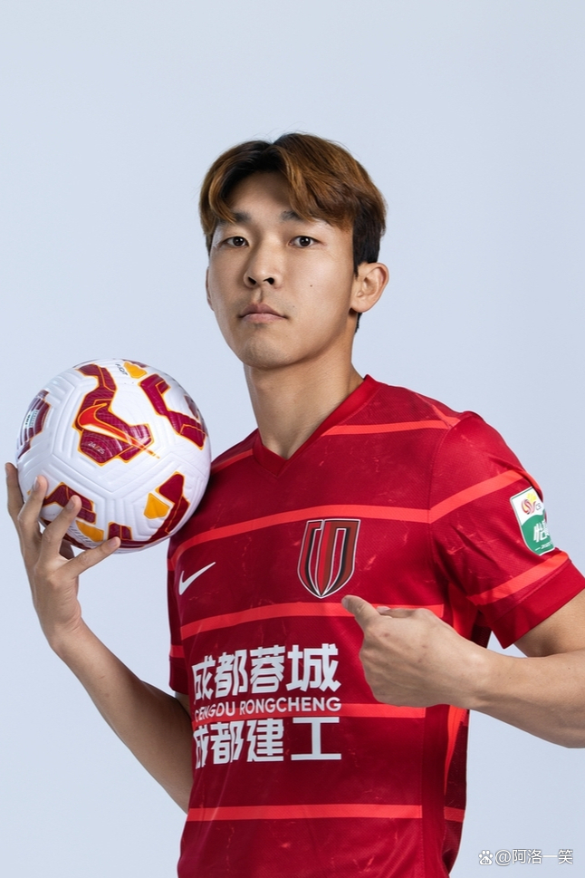 成都蓉城迎国王杯关键赛，加时末段官宣签约，压力陡增，资深球员宣示担当的简单介绍