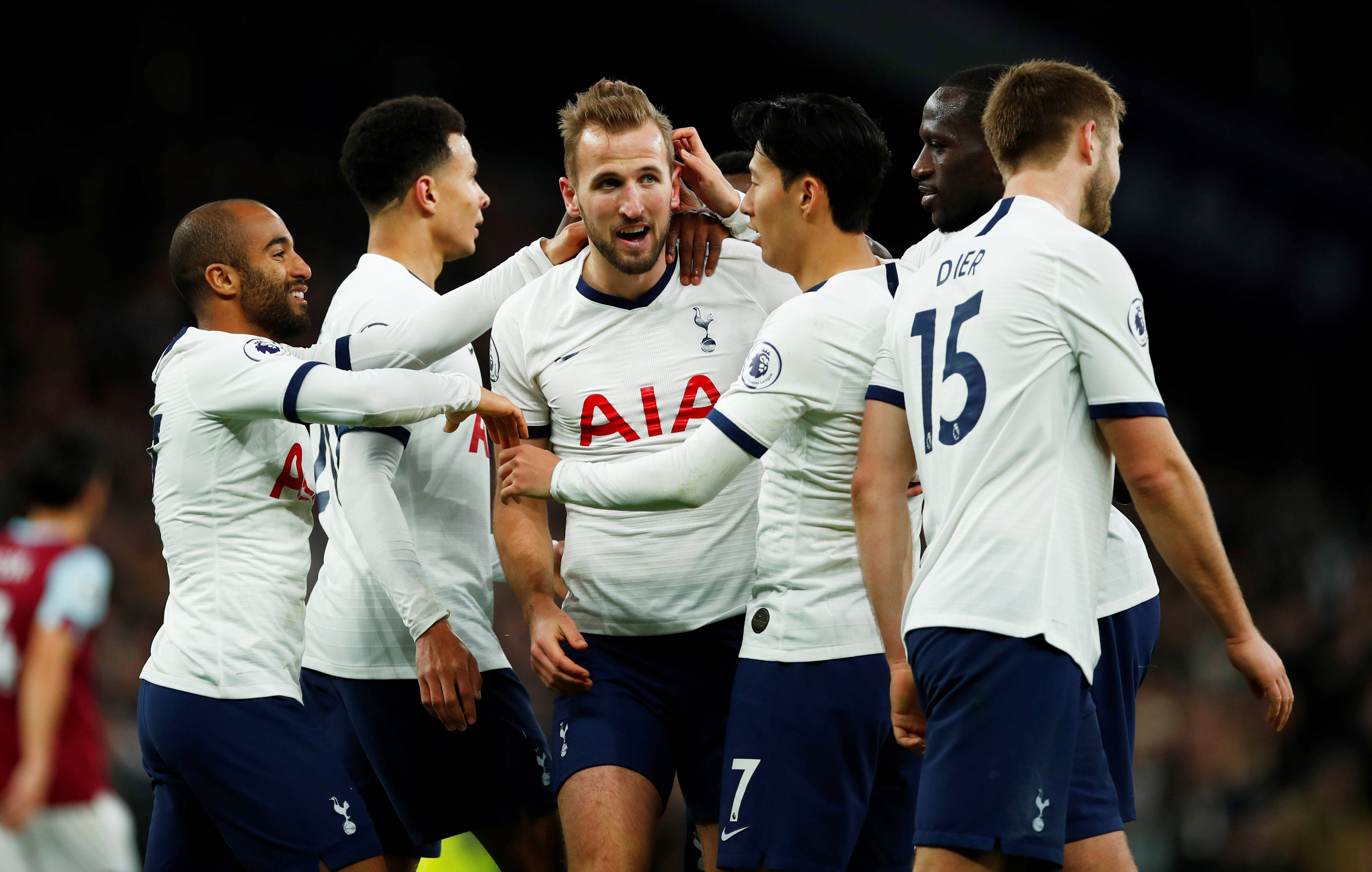 包含集结日英超焦点战；武汉三镇刷新队史纪录；信心回归；阵容厚度经受考验的词条