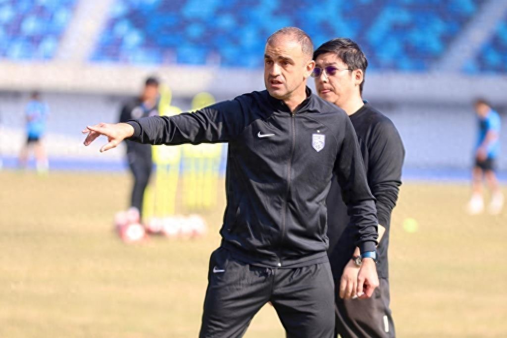 关于欧冠赛程吃紧,武汉三镇转会期战术微调,信心回归,球队文化再被提及的信息 关于欧冠赛程吃紧,武汉三镇转会期战术微调,信心回归,球队文化再被提及的信息