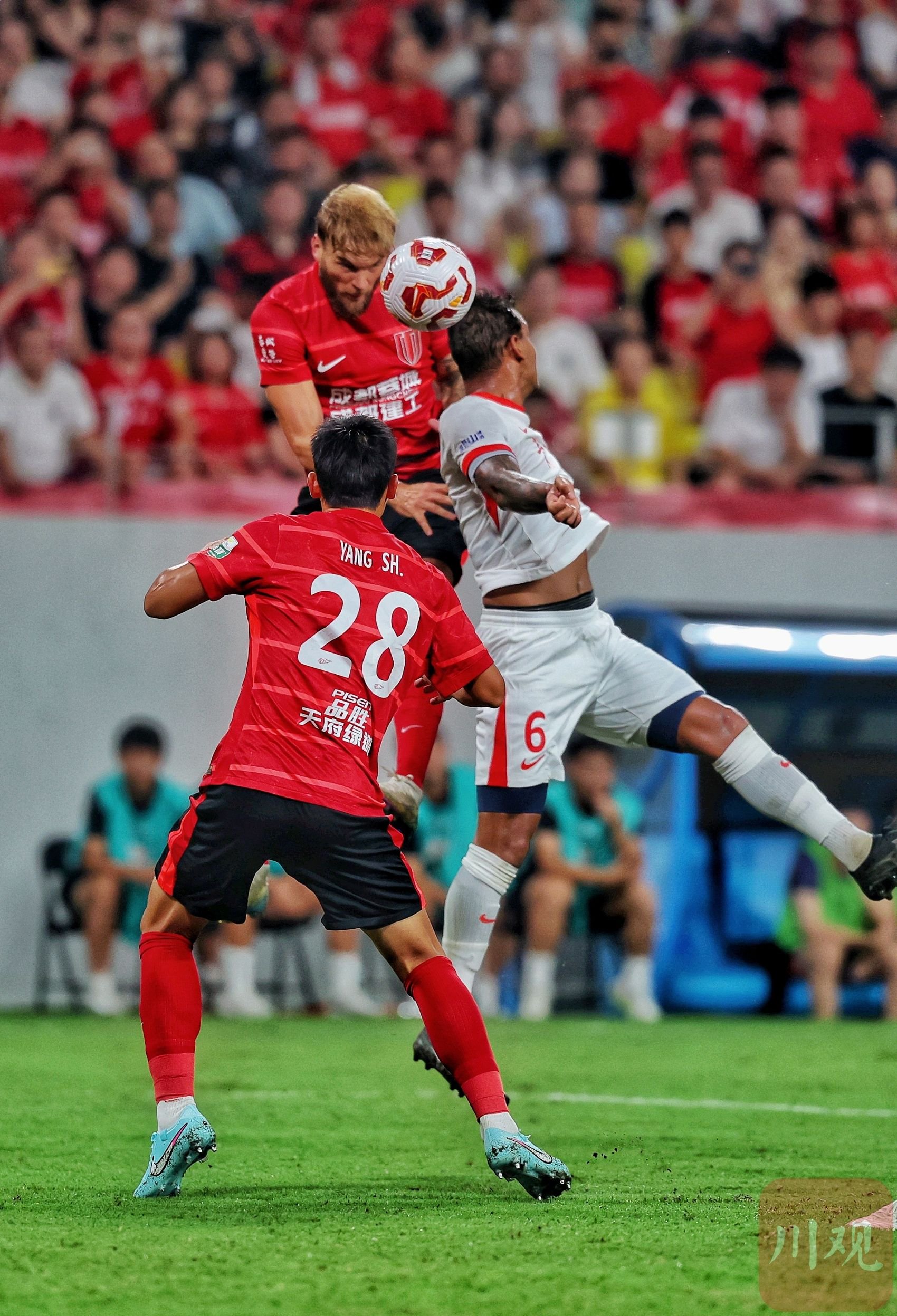 今晨成都蓉城复出首秀：英超节点到来，压力陡增，赛程密集仍需轮换的简单介绍