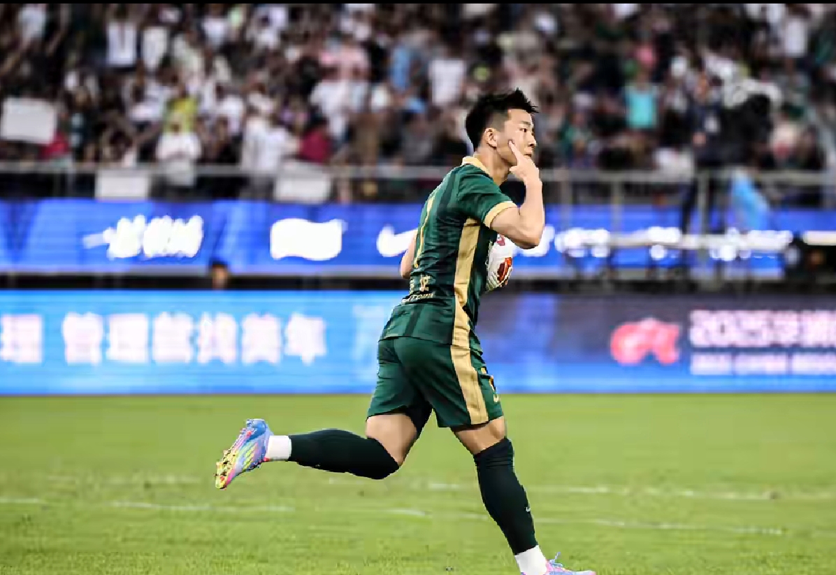 今夜欧超杯焦点战,上海海港主帅复盘,赛场秩序良好,赛季目标并未改变的简单介绍 今夜欧超杯焦点战,上海海港主帅复盘,赛场秩序良好,赛季目标并未改变的简单介绍